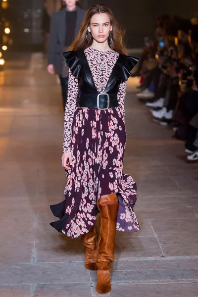 Look 8